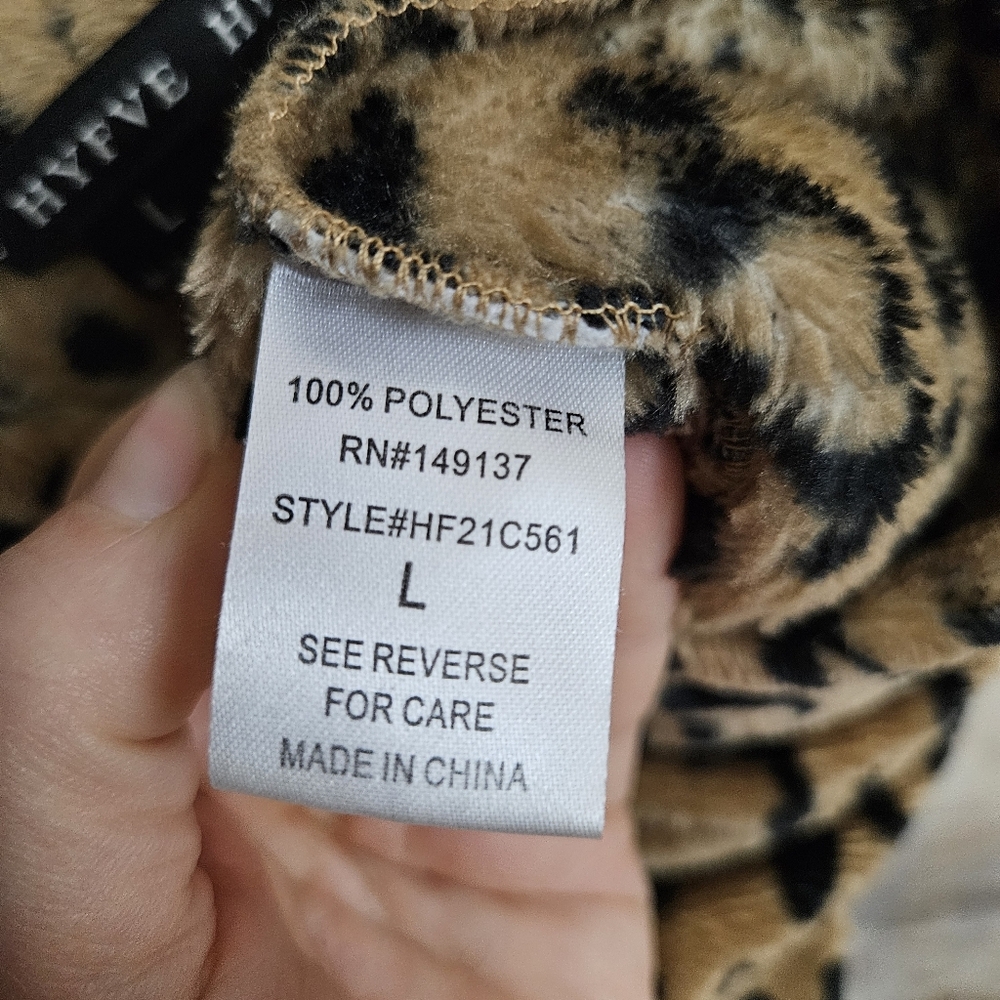 HYFVE Buckle Leopard Print Fleece Pullover and Pant Set M L Jogger Soft Cozy - Picture 9 of 9